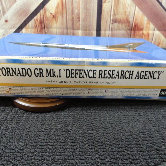 Hasegawa Model Plane Kit~Tornado GR MK 1 Fighter Plane~NOS~ 1;72 scale - Picture 3 of 4